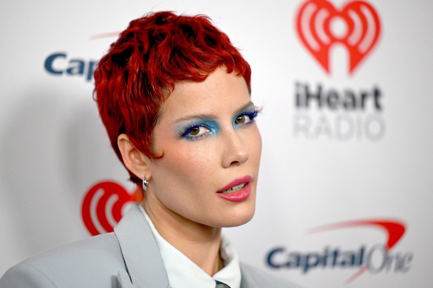 Halsey: «Δεν μου επιτρέπεται να κυκλοφορήσω νέο άλμπουμ»