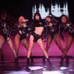Η Lisa των BLACKPINK αποκαλύπτει τη στιγμή της σόλο καριέρας της για την οποία είναι πιο υπερήφανη