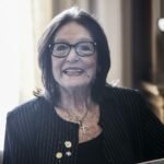 Νάνα Μούσχουρη: Διαψεύδει τις φήμες περί αποχώρησης από τη σκηνή
