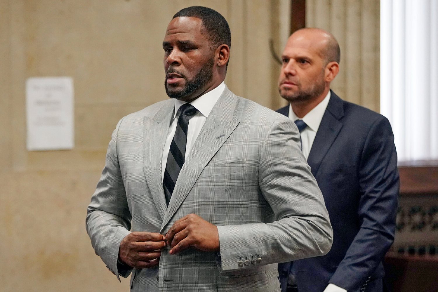 Ο R. Kelly ζητά χάρη από τον Donald Trump – Υποστηρίζει ότι απειλείται η ζωή του στη φυλακή Ο R. Kelly ζητά χάρη από τον Donald Trump – Υποστηρίζει ότι απειλείται η ζωή του στη φυλακή