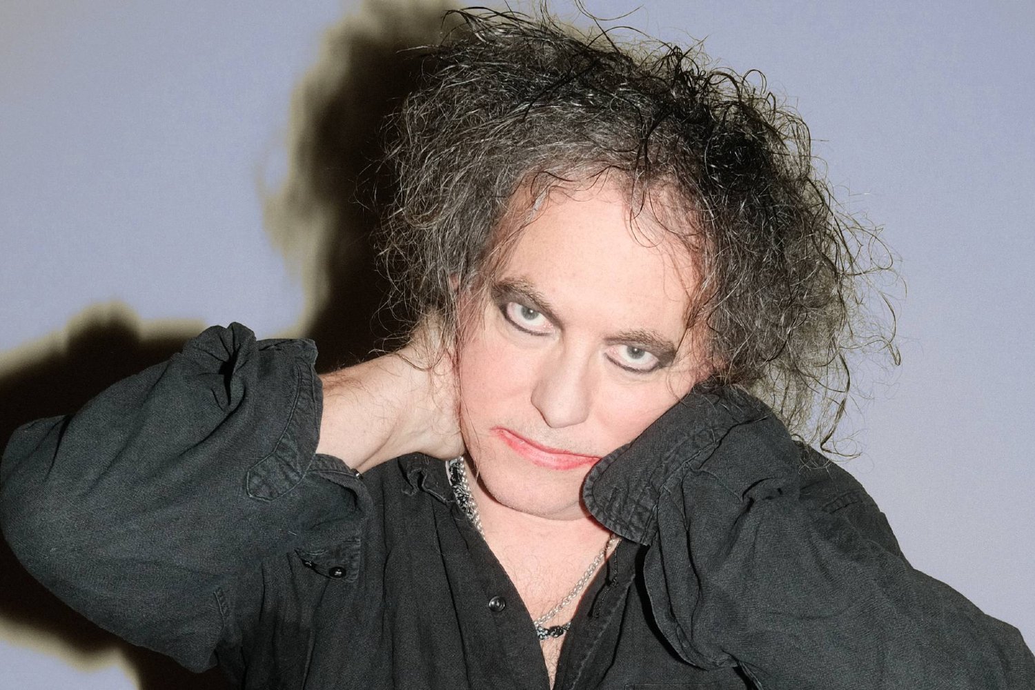Οι The Cure τραγουδούν για τα διλήμματα της ζωής στο νέο single «A Fragile Thing» Οι The Cure τραγουδούν για τα διλήμματα της ζωής στο νέο single «A Fragile Thing»