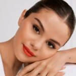 Selena Gomez και Sephora συνεργάζονται για τη συγκέντρωση χρημάτων για την ψυχική υγεία