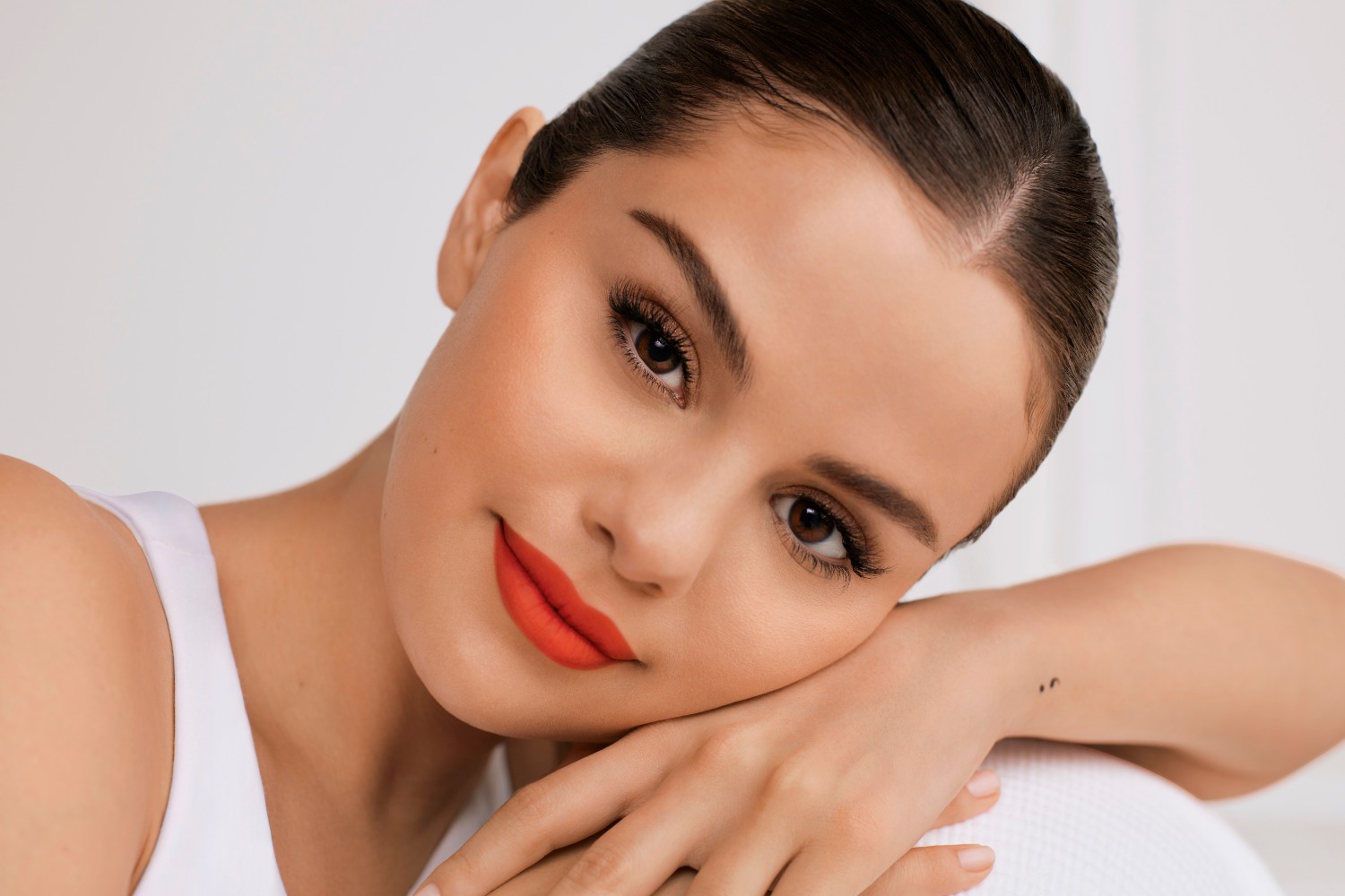 Selena Gomez: Πώς η αρθρίτιδα από τον λύκο επηρέασε τον σχεδιασμό της Rare Beauty Selena Gomez: Πώς η αρθρίτιδα από τον λύκο επηρέασε τον σχεδιασμό της Rare Beauty