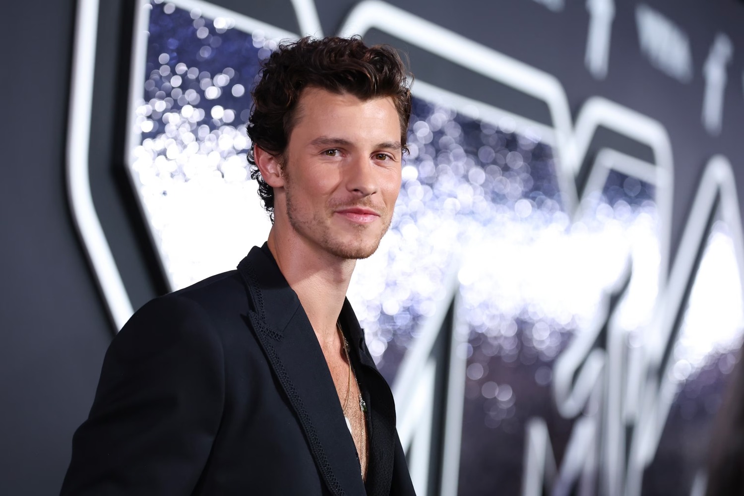 Shawn Mendes: Πώς αντιμετώπισε τον κίνδυνο της καταστροφής από το αλκοόλ και τα ναρκωτικά Shawn Mendes: Πώς αντιμετώπισε τον κίνδυνο της καταστροφής από το αλκοόλ και τα ναρκωτικά