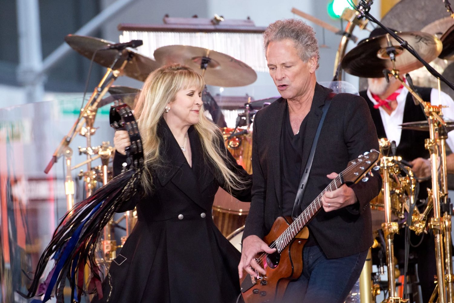 Lindsey Buckingham: «Η Stevie Nicks κι εγώ μιλάμε συνέχεια πλέον» – Η συμφιλίωση που ανοίγει ξανά την πόρτα των Fleetwood Mac