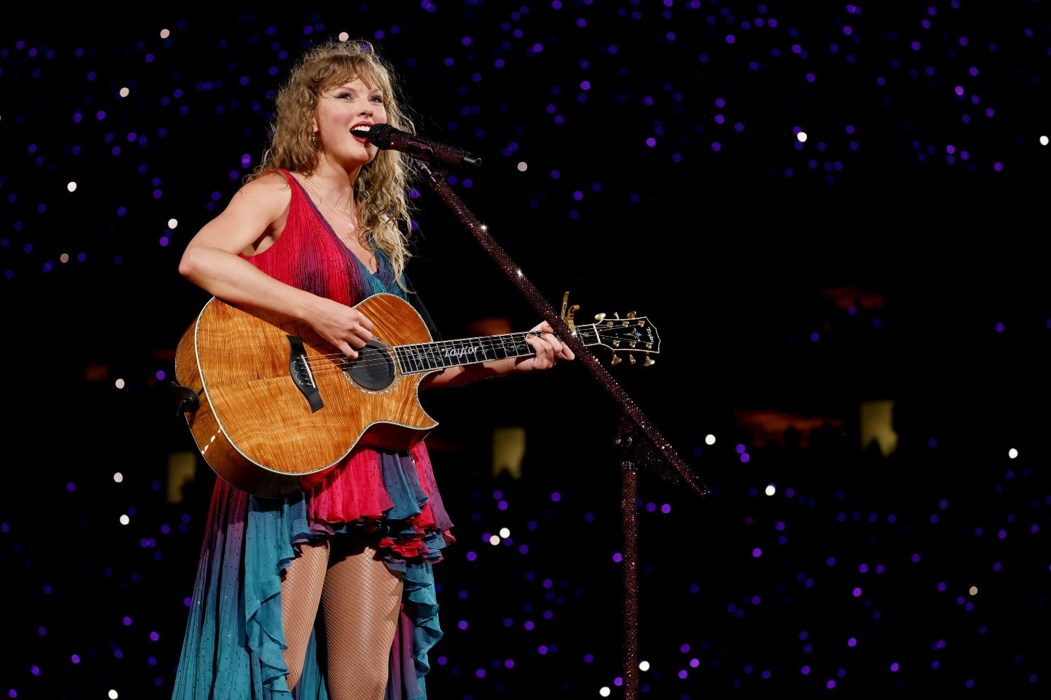 Η Taylor Swift έμεινε στο στούντιο μέχρι τις 6 το πρωί και οι θεωρίες πήραν φωτιά