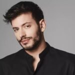 «Φεύγω»: Ο Βαγγέλης Κακουριώτης έγραψε ένα τραγούδι για τη σειρά «Ταμπού»