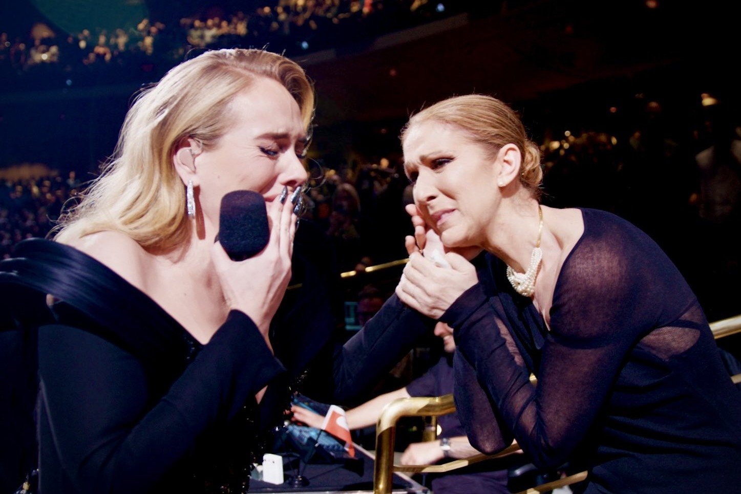 Adele: Γιατί η Celine Dion είναι η μεγαλύτερη έμπνευση της καριέρας της – «Μου αρέσει να είμαι drama queen»