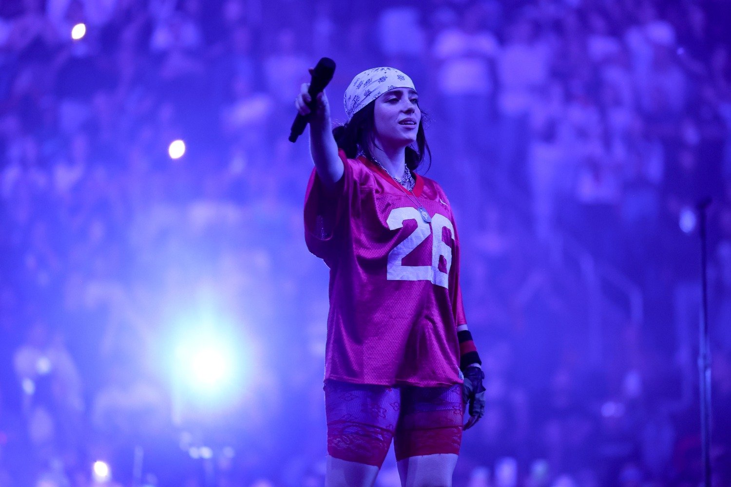 Billie Eilish: «Είμαι πολύ τυχερή που μπορώ να κάνω αυτό που κάνω» – Το μήνυμα για τον θρίαμβο στα American Music Awards 2025