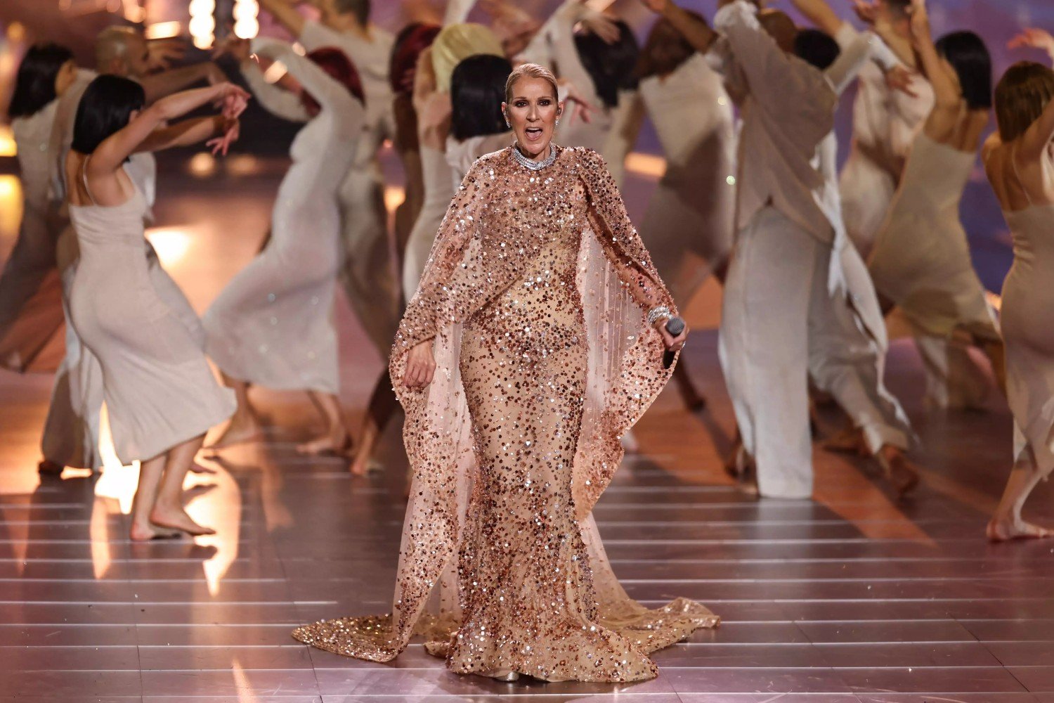 Celine Dion: Έκλεψε την παράσταση με μία εκθαμβωτική εμφάνιση στο Ριάντ