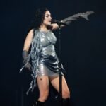 Η Charli XCX παρουσίασε τα νέα τραγούδια του «Music, Fashion, Film» σε ένα κλαμπ του Μπρούκλιν και άφησε πίσω της το «Brat»