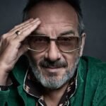 Elvis Costello: Η αληθινή ιστορία του «Alison», το ψεύτικο όνομα και το άλμπουμ που άλλαξε τη ζωή του