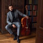 Ο Hauser παρουσιάζει την deluxe έκδοση του «Christmas»