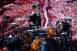 U2: Ο Larry Mullen Jr. δεν ήταν σίγουρος αν θα έπαιζε ξανά ντραμς μετά την επέμβαση στον αυχένα