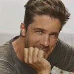 Νίκος Οικονομόπουλος: Ρίχνει την αυλαία της περιοδείας του στο Κατράκειο Θέατρο