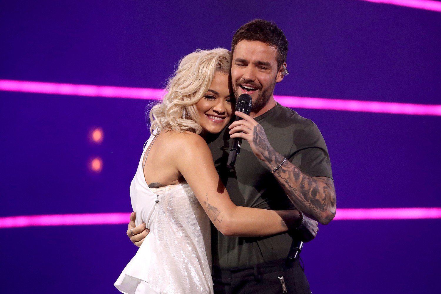Ραγίζει καρδιές η Rita Ora για τον Liam Payne: «Νιώθω ότι είναι ακόμα εδώ»