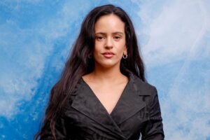 Rosalía: Το μήνυμα συμπαράστασης για το πολύνεκρο σιδηροδρομικό δυστύχημα στην Ισπανία