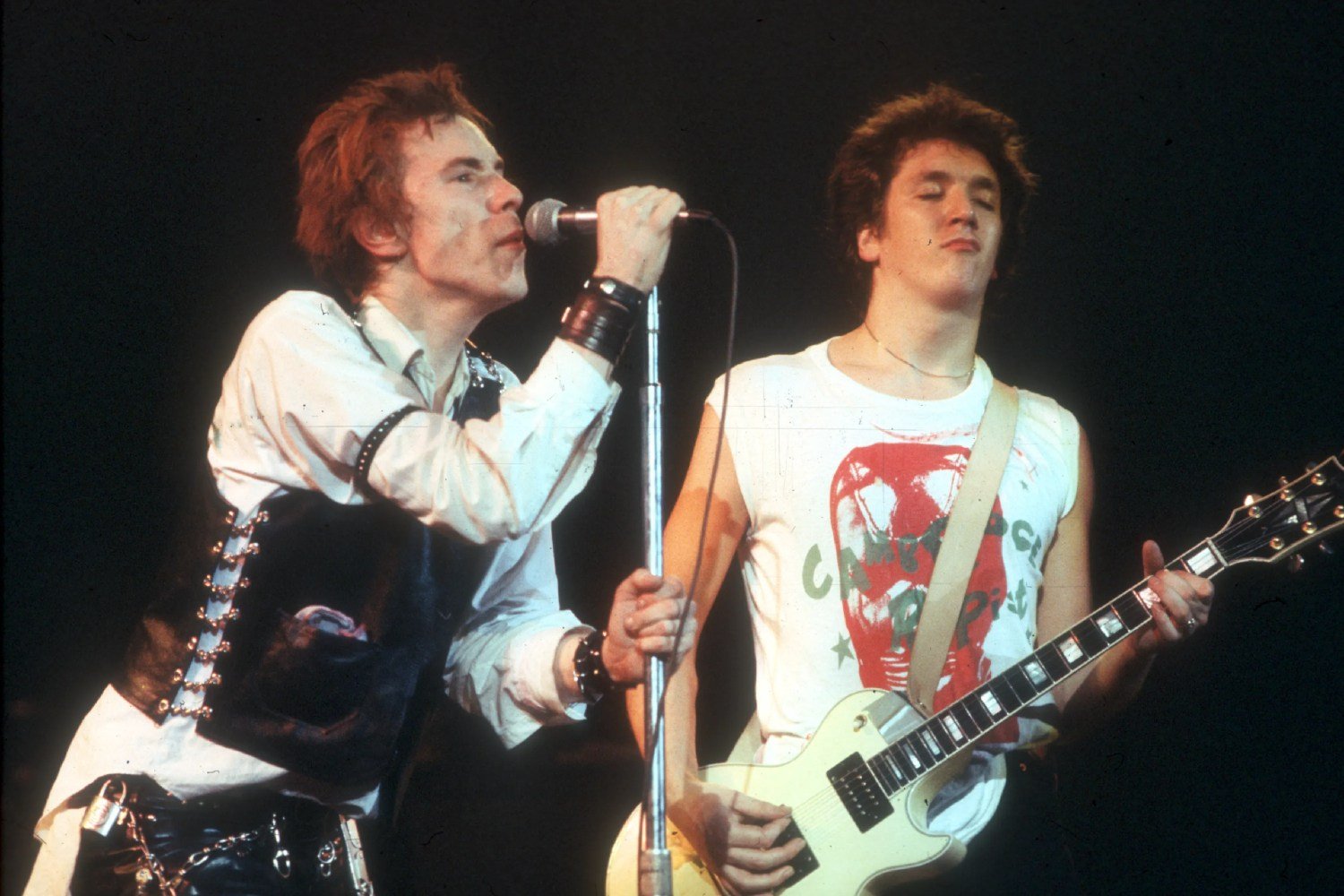 Steve Jones: «Δεν άξιζε τον κόπο» να ζητήσει από τον John Lydon να συμμετάσχει στην επανένωση των Sex Pistols