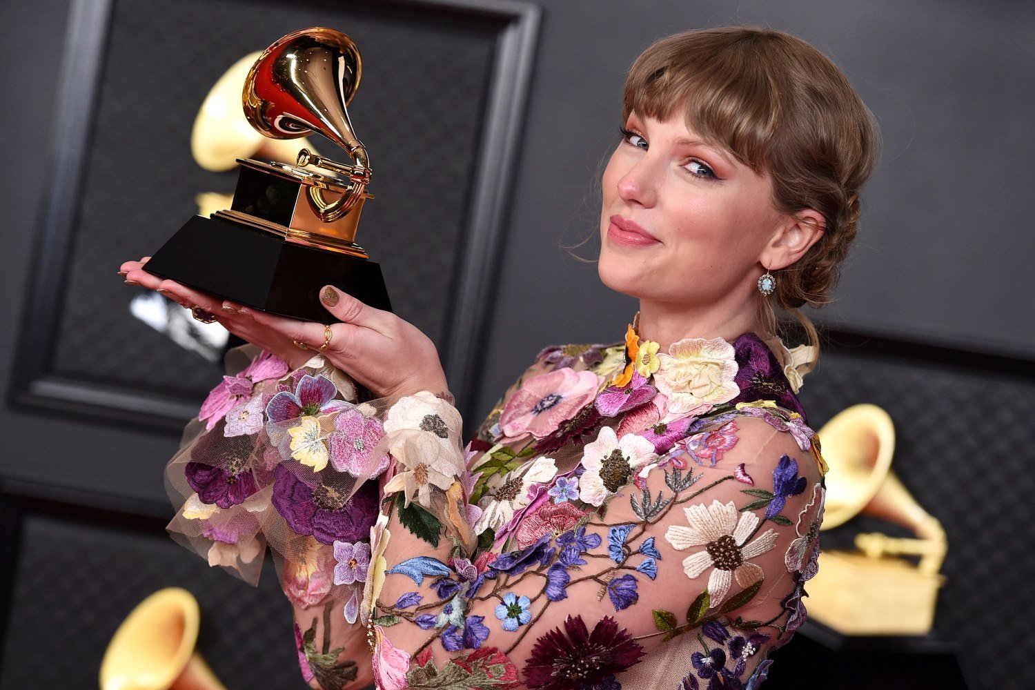 Grammy 2025: Η Taylor Swift είναι η πρώτη γυναίκα που κερδίζει επτά υποψηφιότητες για το Άλμπουμ της Χρονιάς