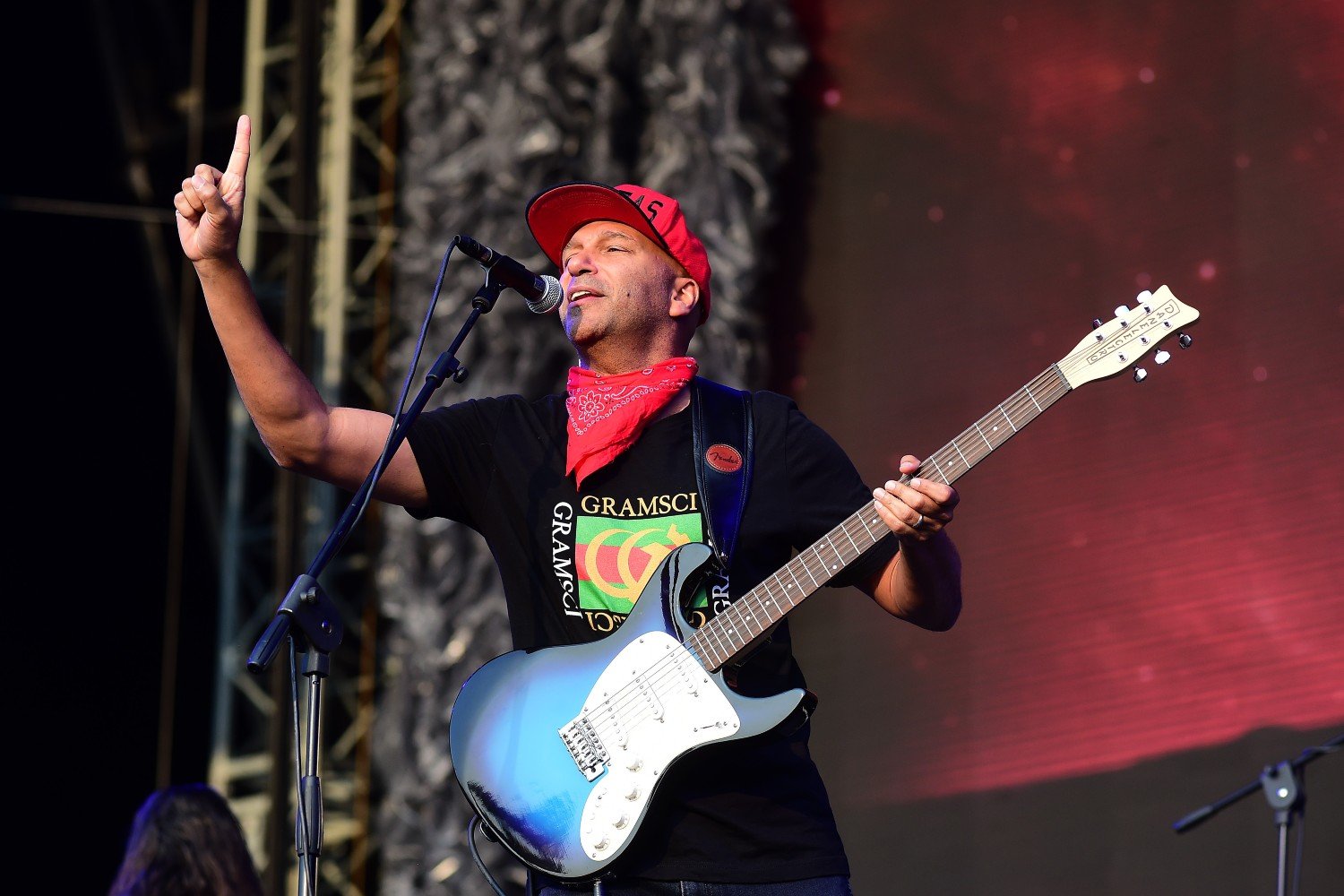Ο Tom Morello απαντά στους επικριτές: «Οι μουσικοί δεν πρέπει να μένουν έξω από την πολιτική»