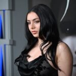 Gregg Araki: Η Charli XCX «είναι μία εκλεπτυσμένη σινεφίλ» – Η σχέση της με την έβδομη τέχνη