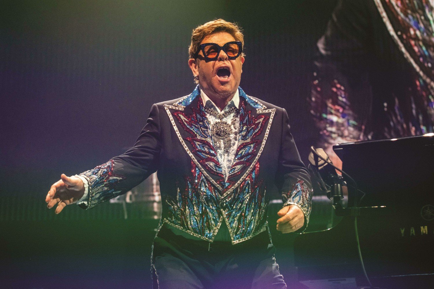 Ο Elton John αρνείται να σιωπήσει: Δύο νέες αποχαιρετιστήριες συναυλίες στο Μεξικό κλείνουν τους λογαριασμούς με το παρελθόν