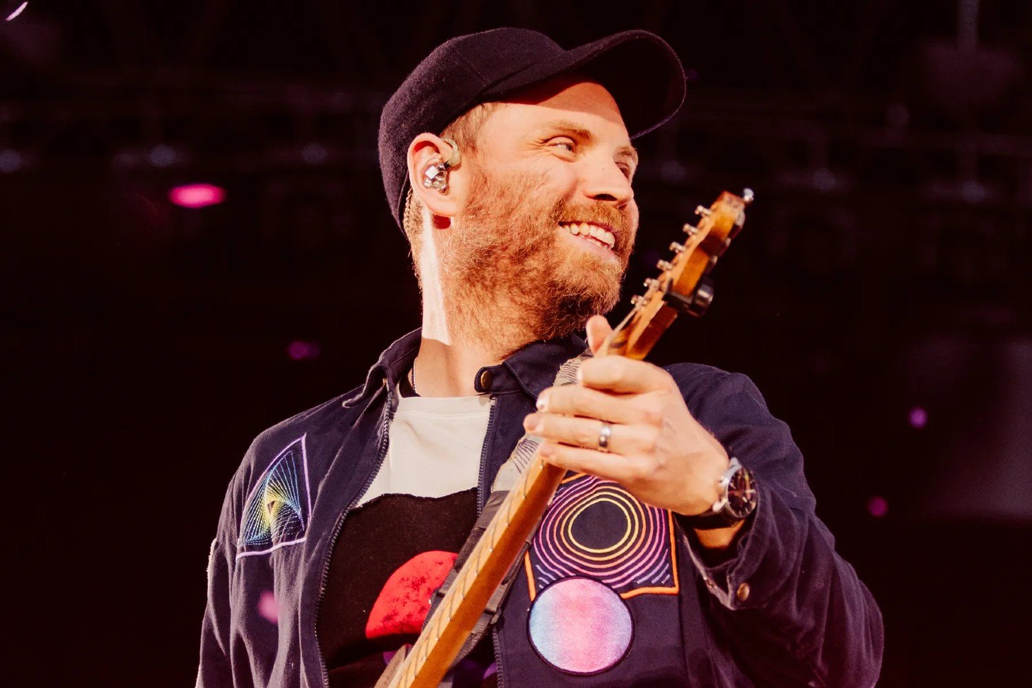 Ο Jonny Buckland των Coldplay μιλά για το τέλος του συγκροτήματος: «Ο δρόμος είναι αρκετά μεγάλος μπροστά μας»