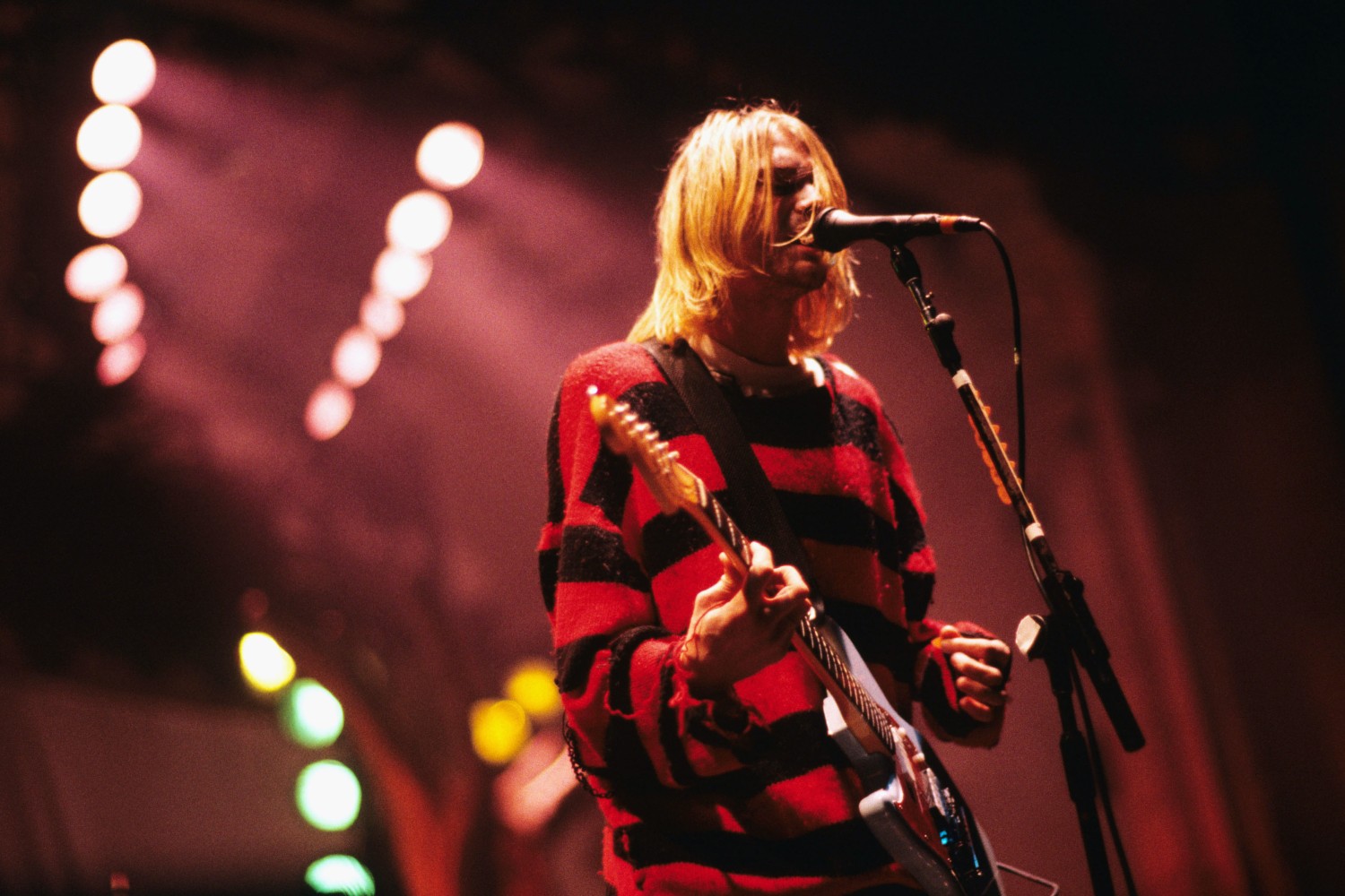 Kurt Cobain: Στο σφυρί η εμβληματική κιθάρα από το «Smells Like Teen Spirit» των Nirvana