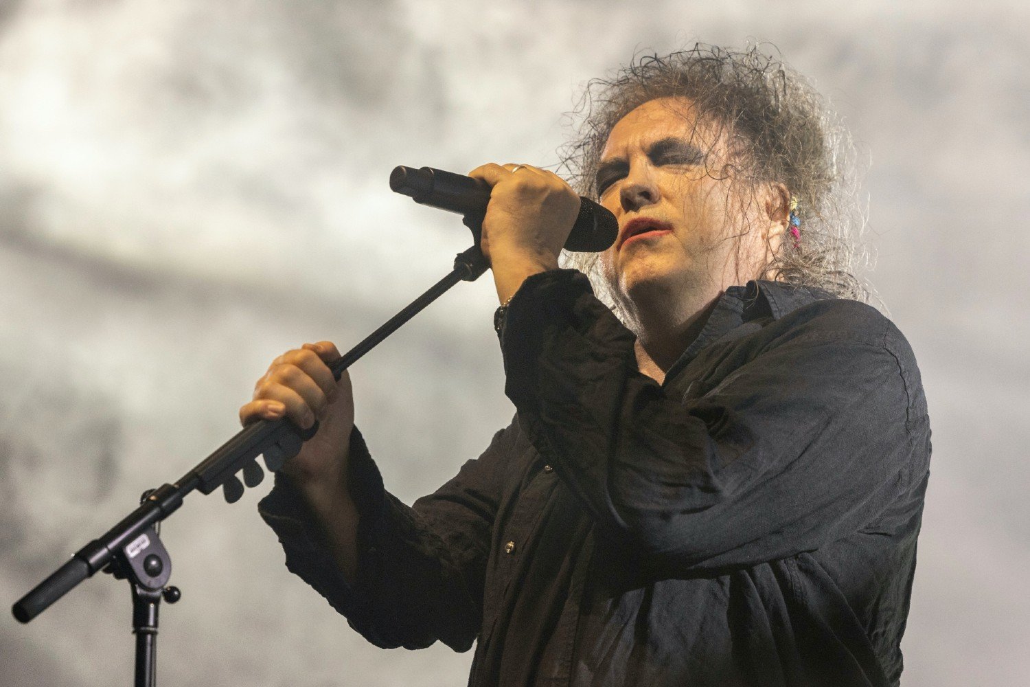 Ο Robert Smith των The Cure κατακτά για πρώτη φορά το Billboard Hot 100 ως σόλο καλλιτέχνης – Χάρη στην Olivia Rodrigo