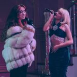 Sabrina Carpenter και Chappell Roan τραγουδούν μαζί το «Last Christmas»