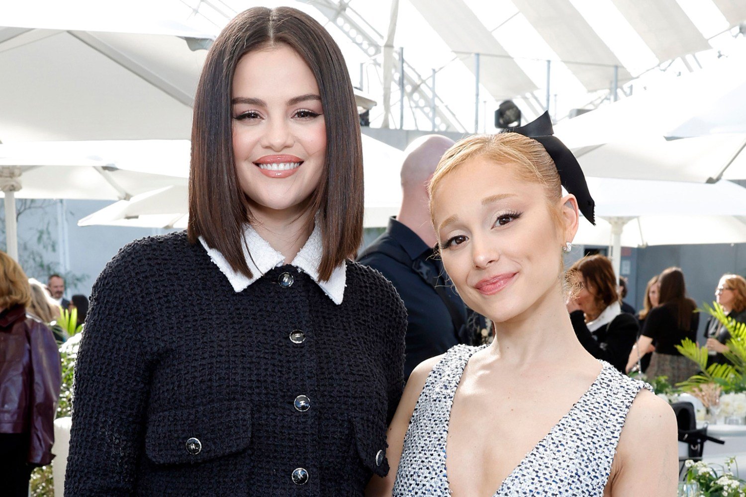 Selena Gomez και Ariana Grande αντάλλαξαν μηνύματα μετά τις υποψηφιότητές τους στις Χρυσές Σφαίρες