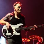 Ο Tim Commerford των Rage Against The Machine μοιράζεται ευχάριστα νέα για τη μάχη του με τον καρκίνο του προστάτη