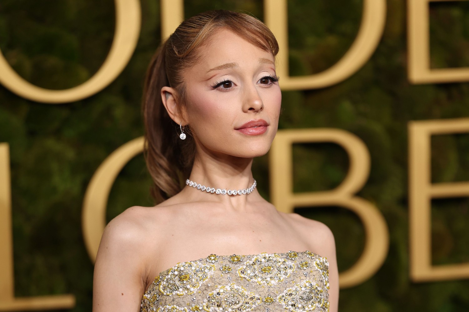 Η Ariana Grande κατακεραυνώνει τον Λευκό Οίκο για τη χρήση της μουσικής της σε πολιτική προπαγάνδα Η Ariana Grande κατακεραυνώνει τον Λευκό Οίκο για τη χρήση της μουσικής της σε πολιτική προπαγάνδα