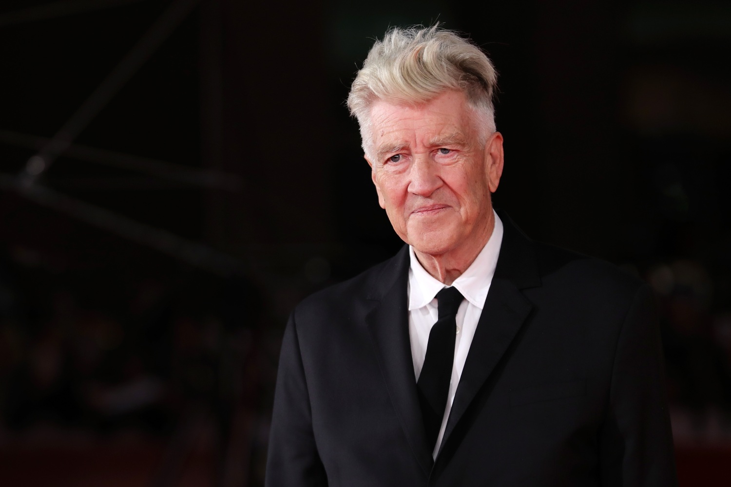 Ο φόρος τιμής του Chris Isaak στον David Lynch: «Ήταν ένας άνθρωπος μοναδικός»