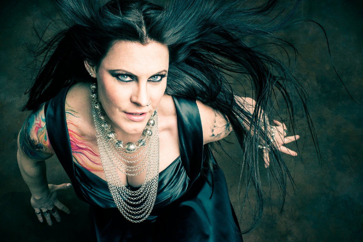 Η Floor Jansen των Nightwish στο πλευρό του Alice Cooper στο Rockwave Festival 2025