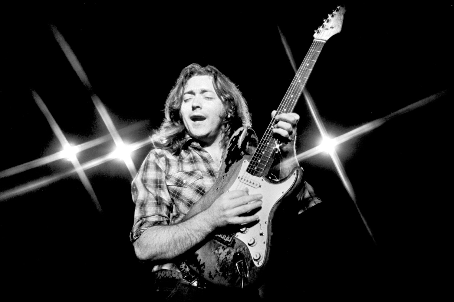 Άγαλμα του Rory Gallagher στο Μπέλφαστ
