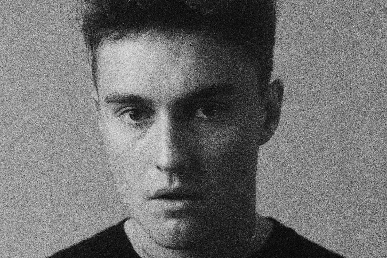 Sam Fender: Ο «Jamie» του «Adolescence» πρωταγωνιστεί στο δραματικό video του «Little Bit Closer»