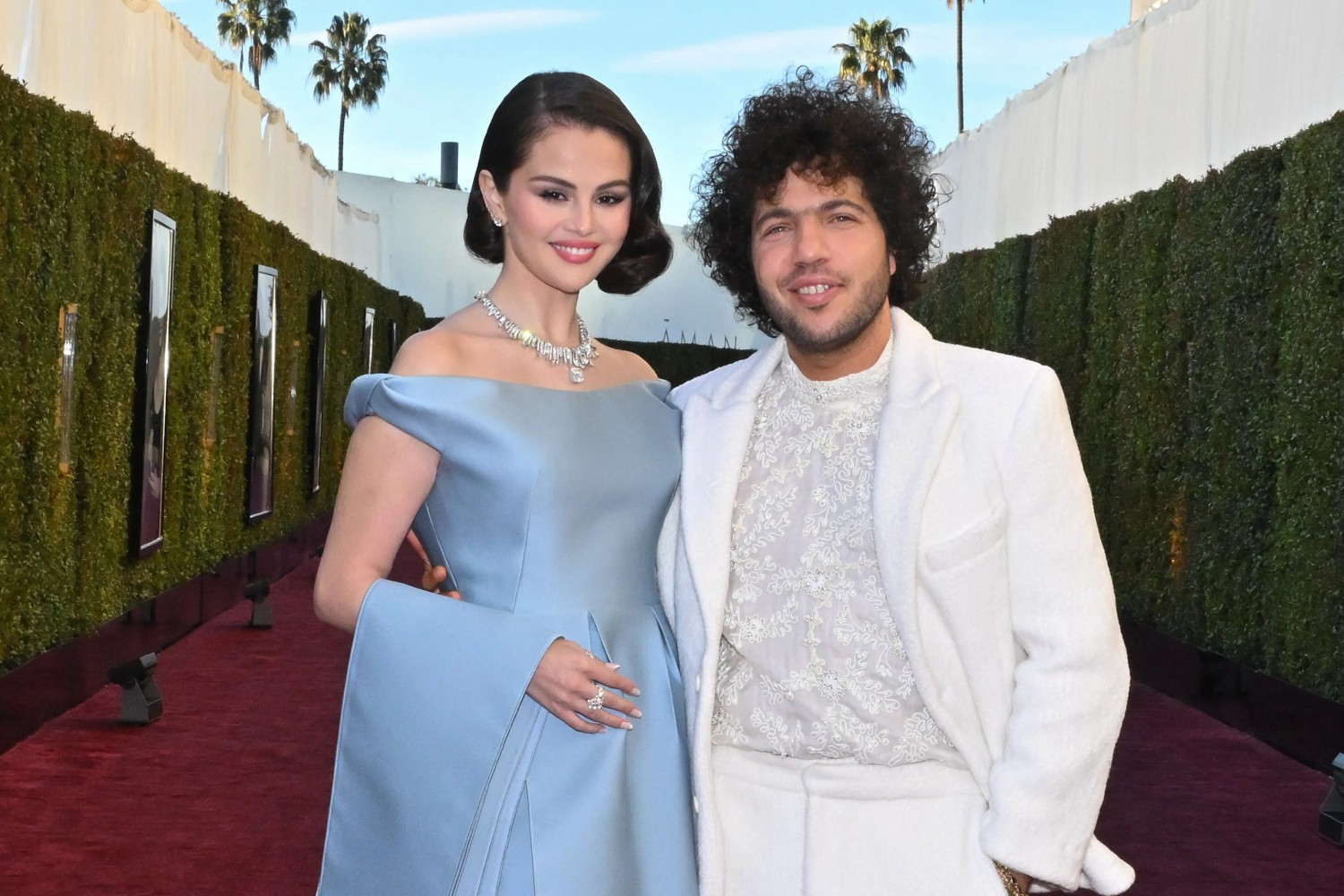 Η Selena Gomez ζει ένα όνειρο: «Οι πρώτοι μήνες του γάμου με τον Benny Blanco είναι απλώς μαγικοί»