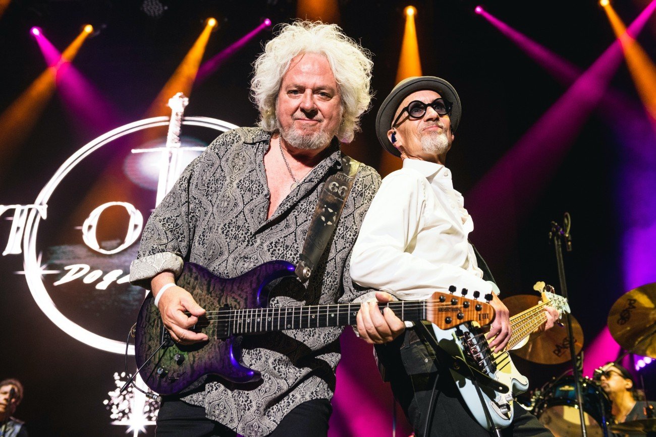 Ο Steve Lukather των Toto επικρίνει την διασκευή του «Africa» από τους Weezer