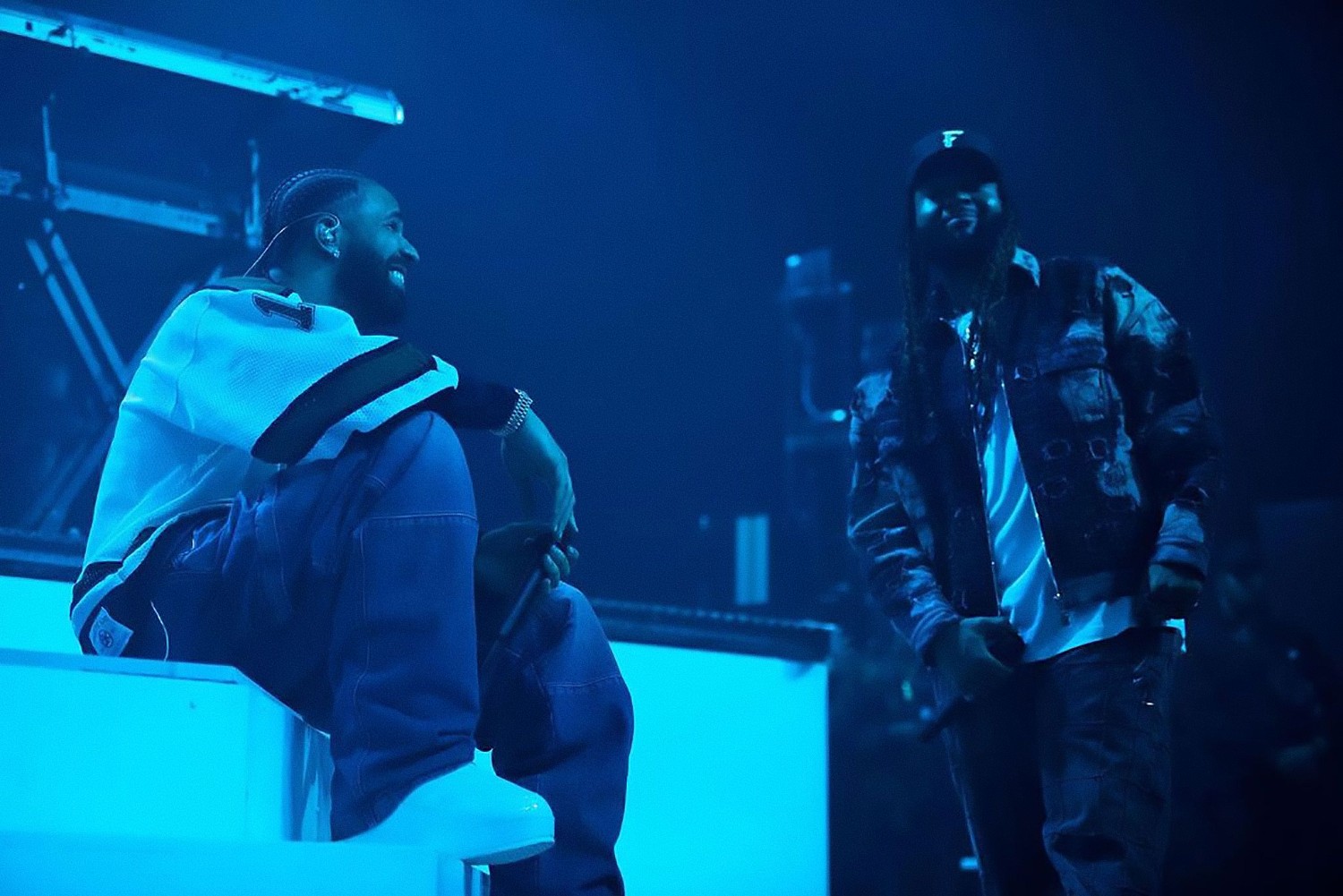 Drake και PartyNextDoor αποκαλύπτουν το νέο άλμπουμ «$ome $exy $ongs 4 U»