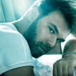 Γιώργος Σαμπάνης: Το music video του «Τι Θέλω Εγώ Με Σένα» φέρνει το συναίσθημα στους δρόμους της πόλης