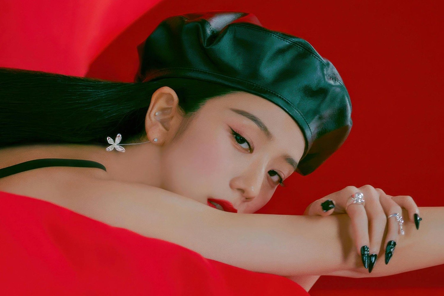 Η Jisoo των BLACKPINK ανακοινώνει το νέο mini album «Amortage» Η Jisoo των BLACKPINK ανακοινώνει το νέο mini album «Amortage»
