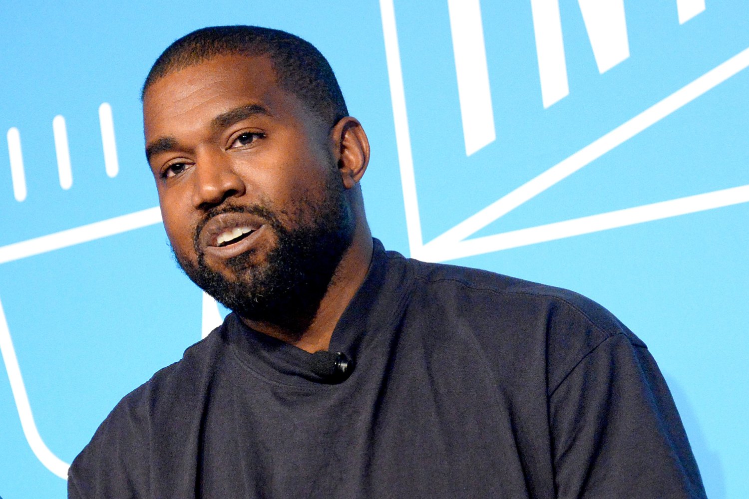 Kanye West: Αγωγή 23 εκατομμυρίων δολαρίων για φυλετικές διακρίσεις στην Donda Academy