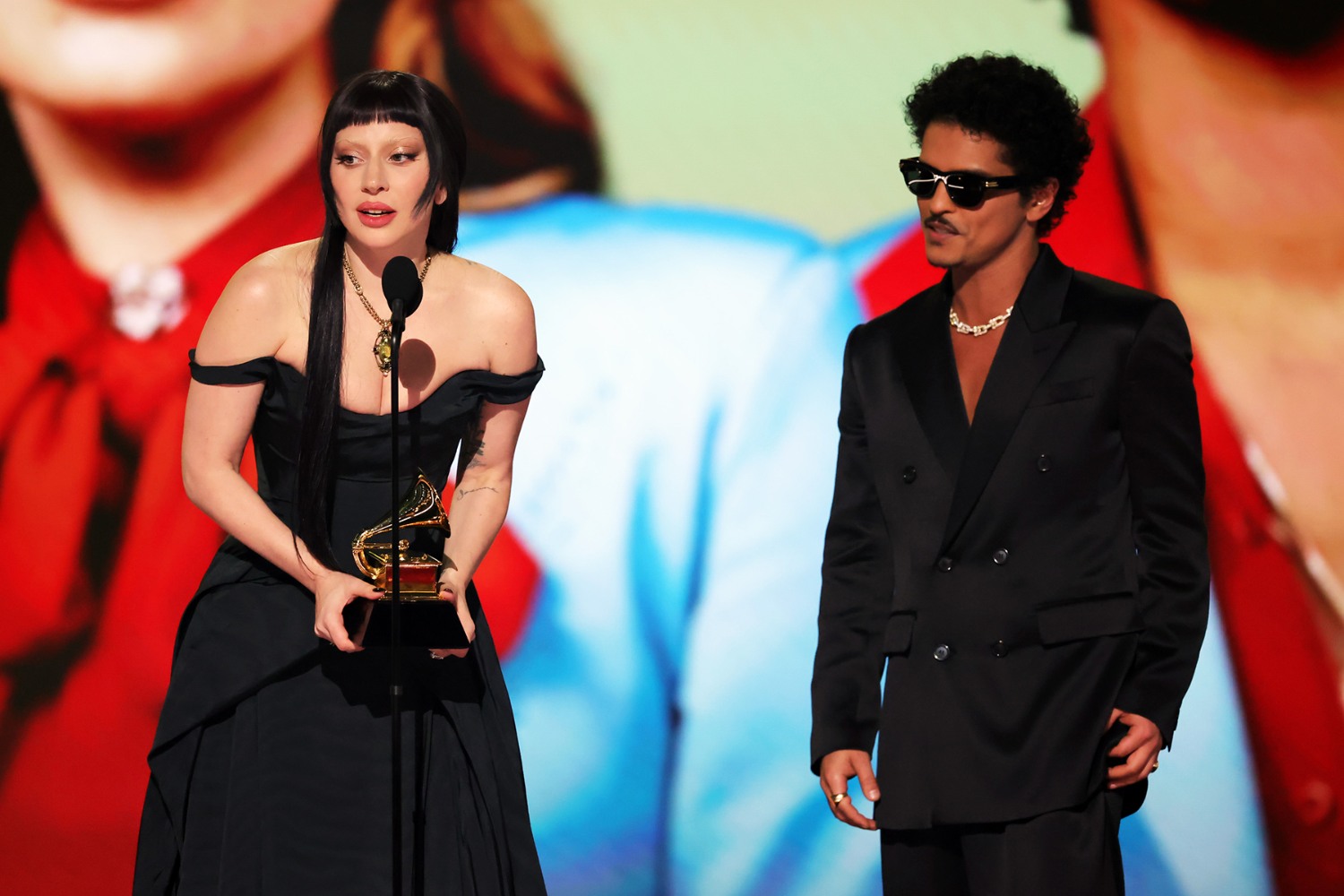 Η Lady Gaga ευχαριστεί τους θαυμαστές της για το 14ο Grammy της καριέρας της