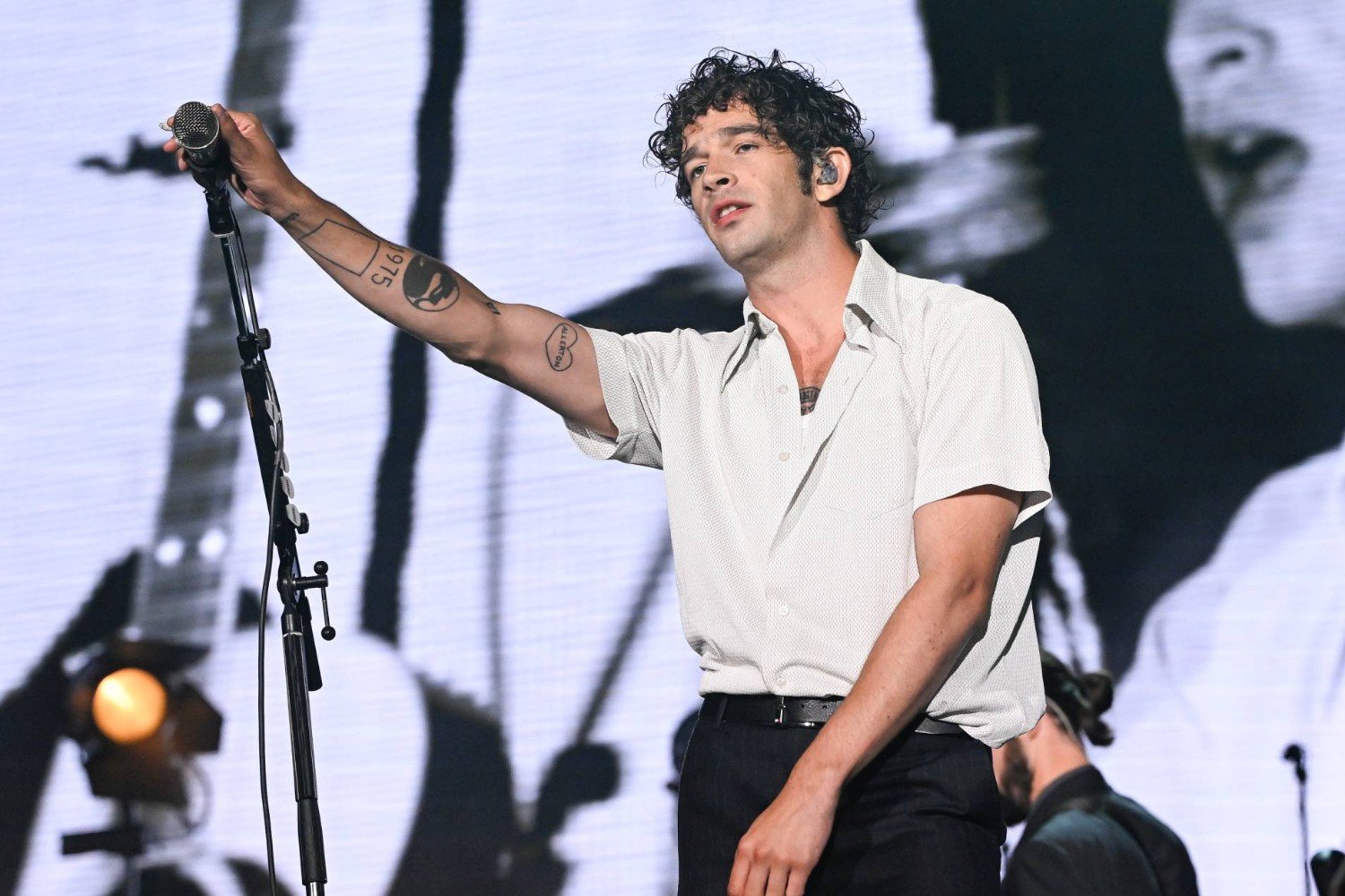 The 1975: Επετειακή επανέκδοση σε ροζ βινύλιο για τα 10 χρόνια του άλμπουμ «I Like It When You Sleep…»