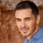 Μιχάλης Χατζηγιάννης: Μια νύχτα γεμάτη φως και συναίσθημα στον Λυκαβηττό