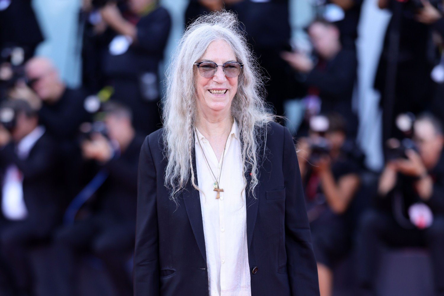 Patti Smith: Πώς ανακάλυψε την πραγματική ταυτότητα του βιολογικού πατέρα της