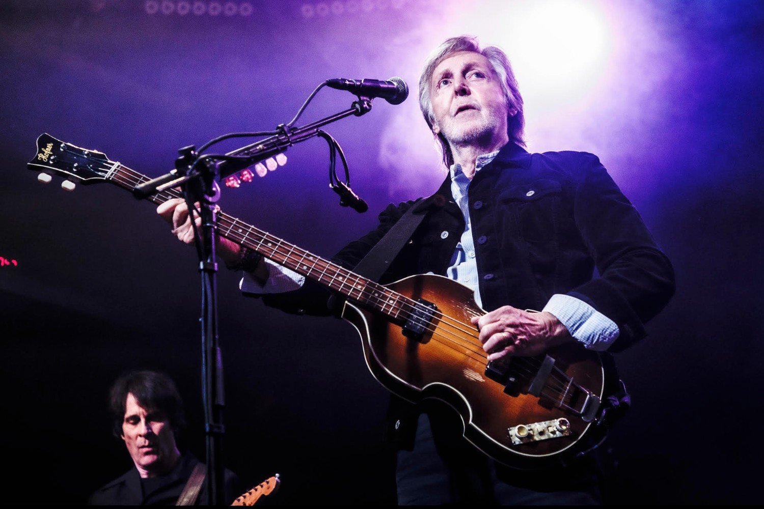 Paul McCartney: Έστειλε μήνυμα υπέρ της ελευθερίας της Ουκρανίας σε συναυλία – έκπληξη στη Νέα Υόρκη