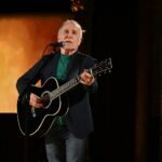 Paul Simon: «Απίστευτη σπατάλη ταλέντου» η πορεία του Elvis Presley μετά το 1957