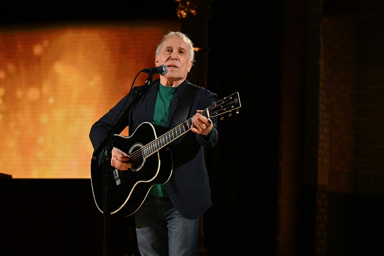 Paul Simon: «Απίστευτη σπατάλη ταλέντου» η πορεία του Elvis Presley μετά το 1957